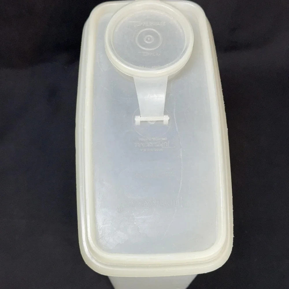 Tupperware Cereal Keeper Container Flip-Top Pour Spout Clear Plastic Storage USA